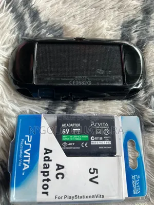 PSP Vita Noir Cracker + Jeux