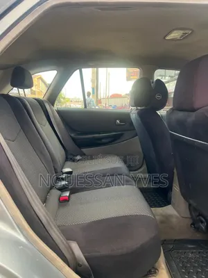 Mazda 323 1.6 2003 Gris