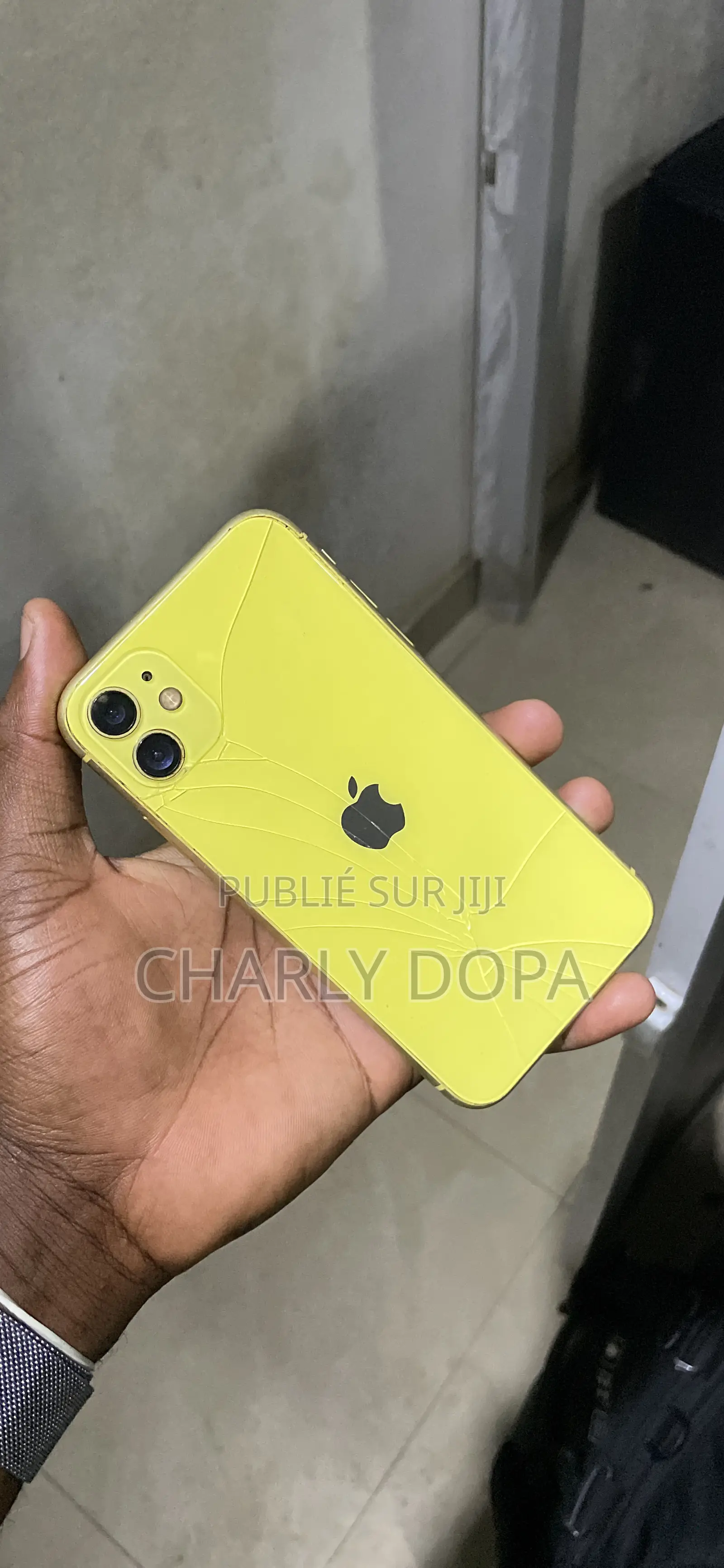 Apple iPhone 11 64 GB Jaune