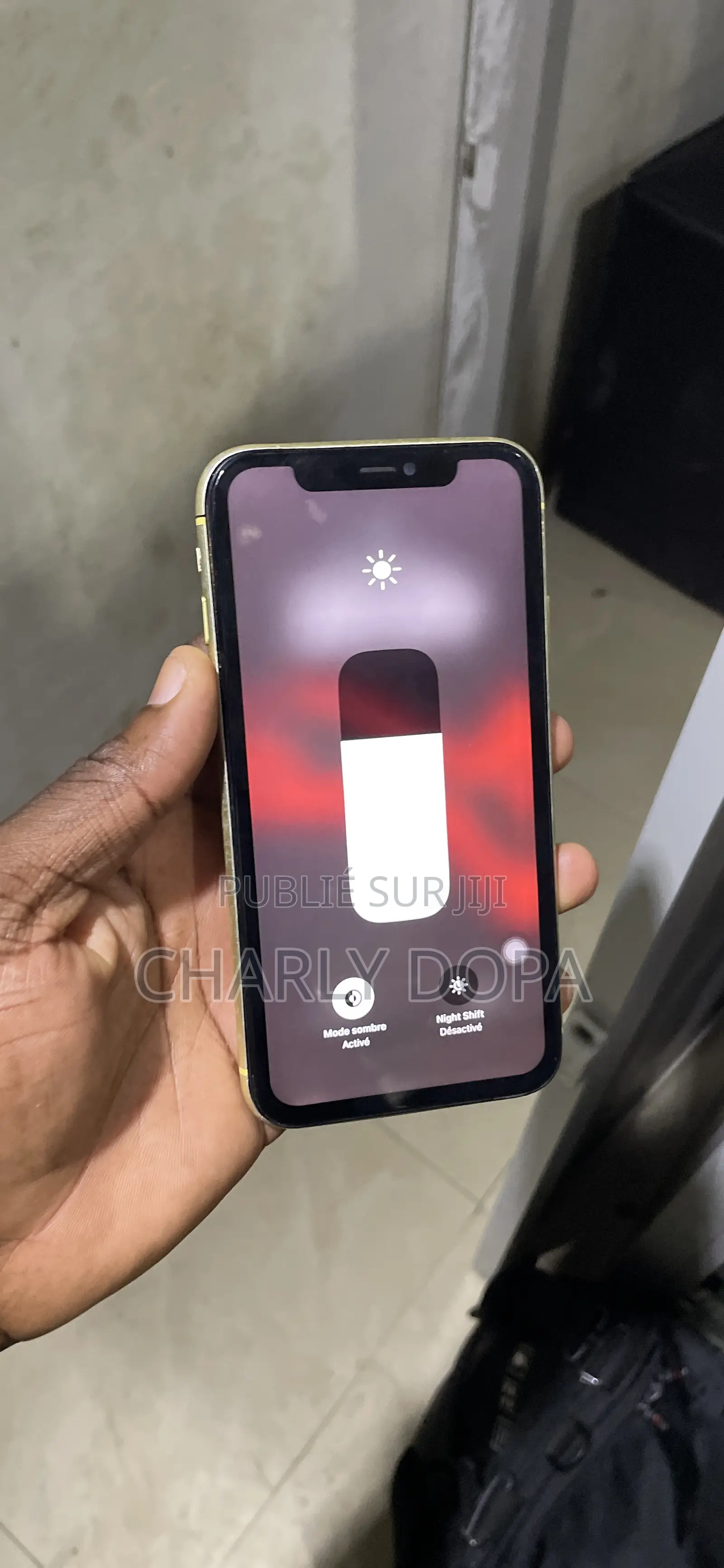 Apple iPhone 11 64 GB Jaune