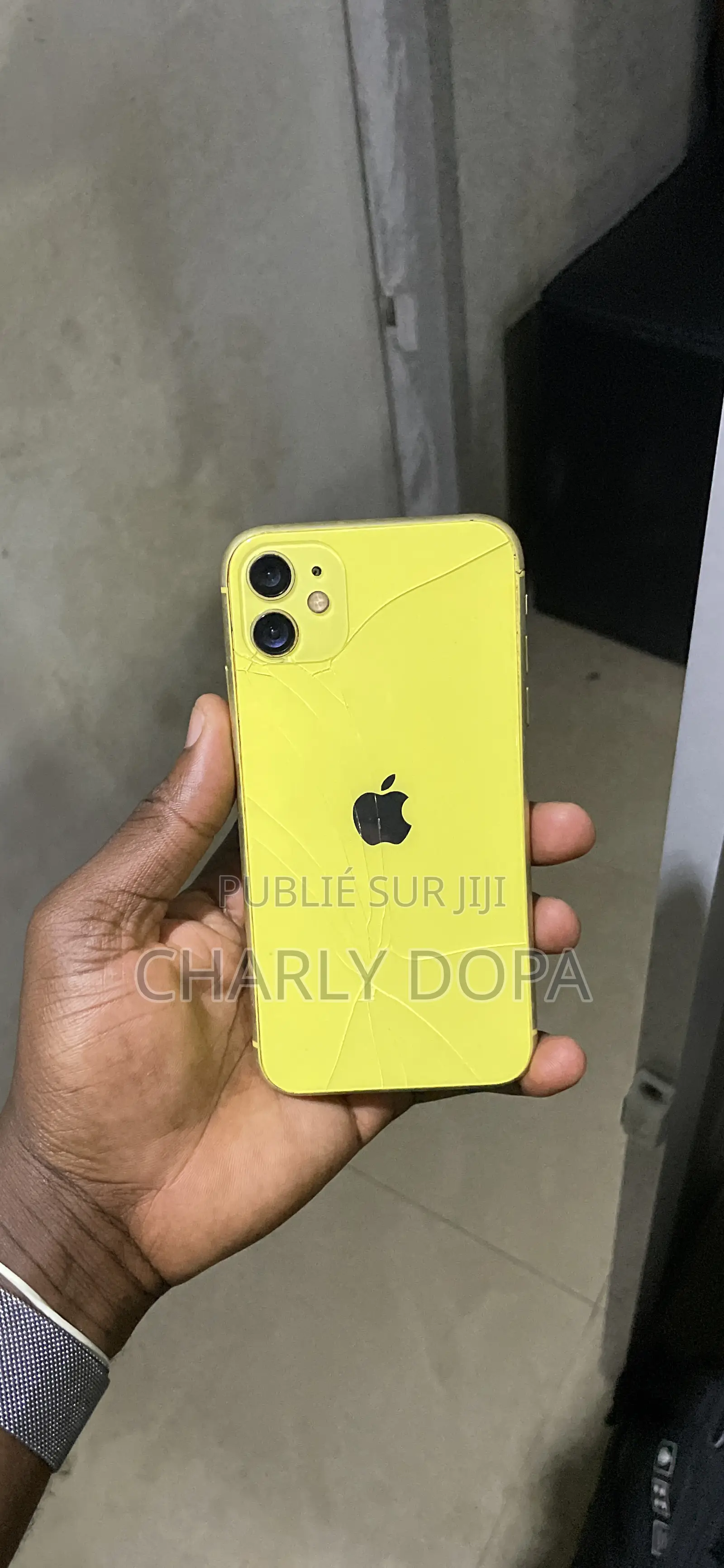 Apple iPhone 11 64 GB Jaune