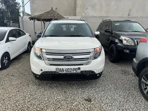 Photo - Ford Explorer 2011 Blanc