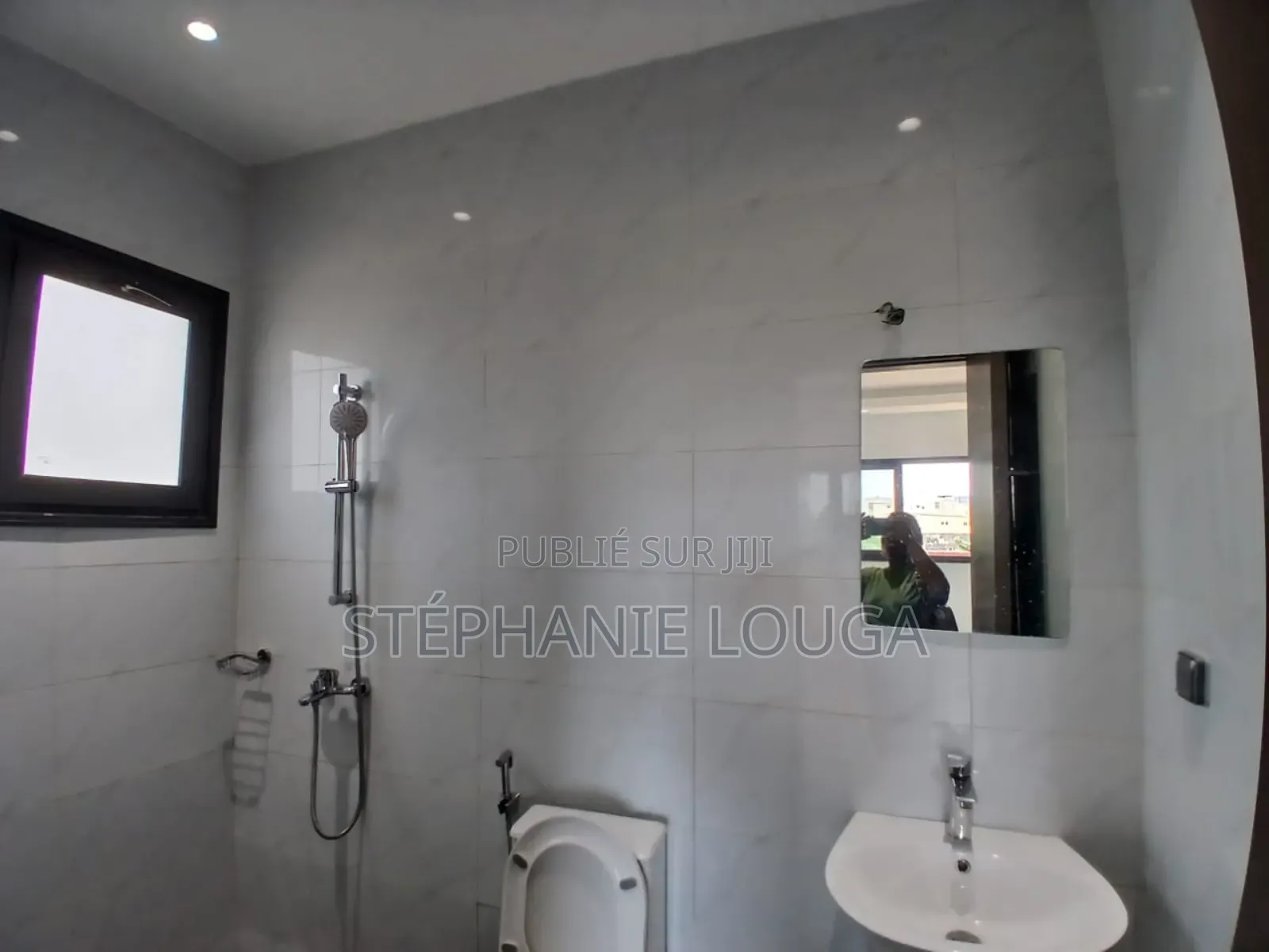 2chbre Appartement dans Mockeyville, Hôtel, Grand-Bassam à Louer