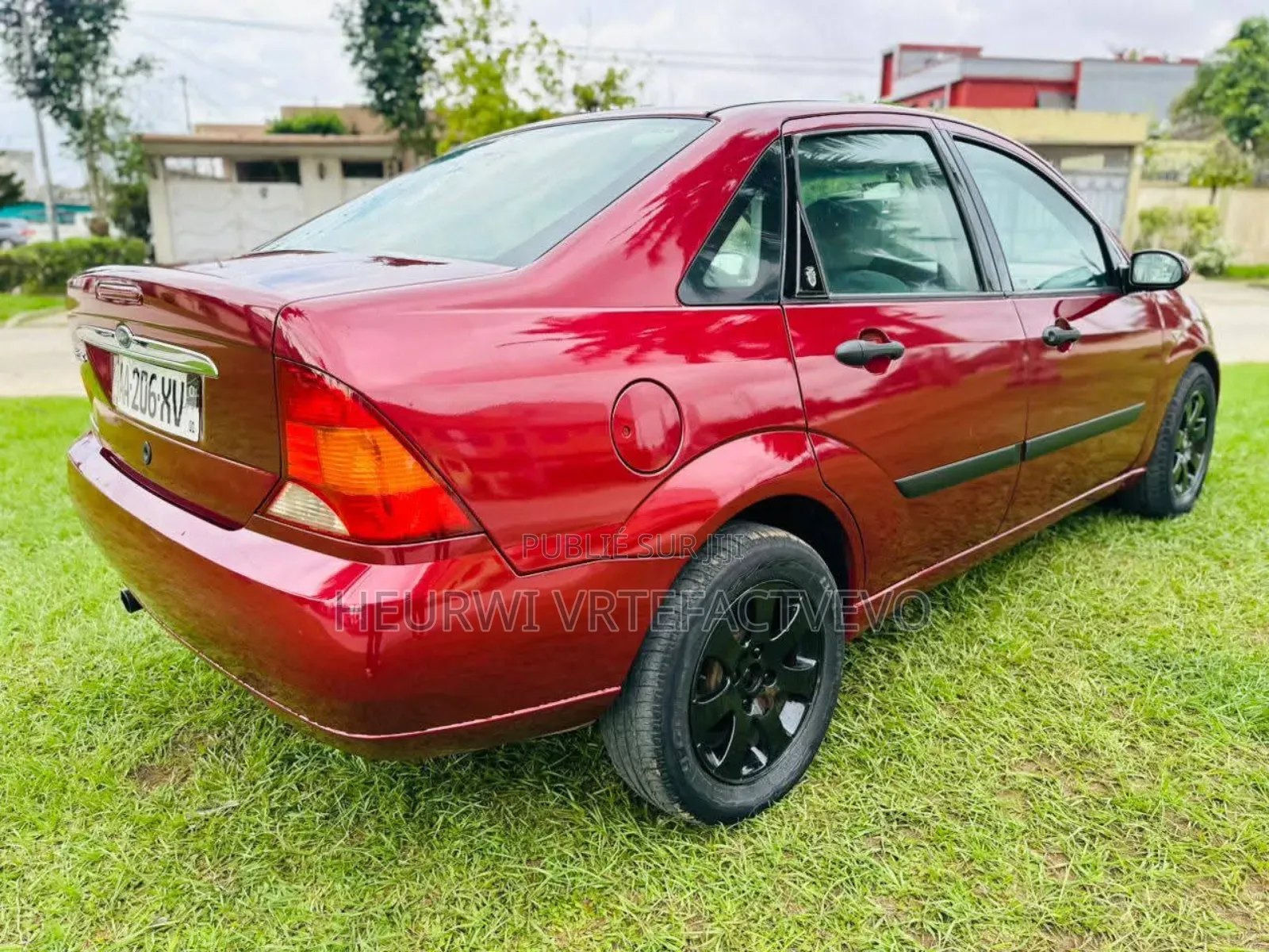 Ford Focus 2000 Rouge