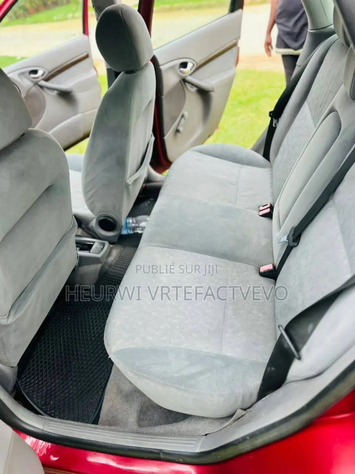 Ford Focus 2000 Rouge