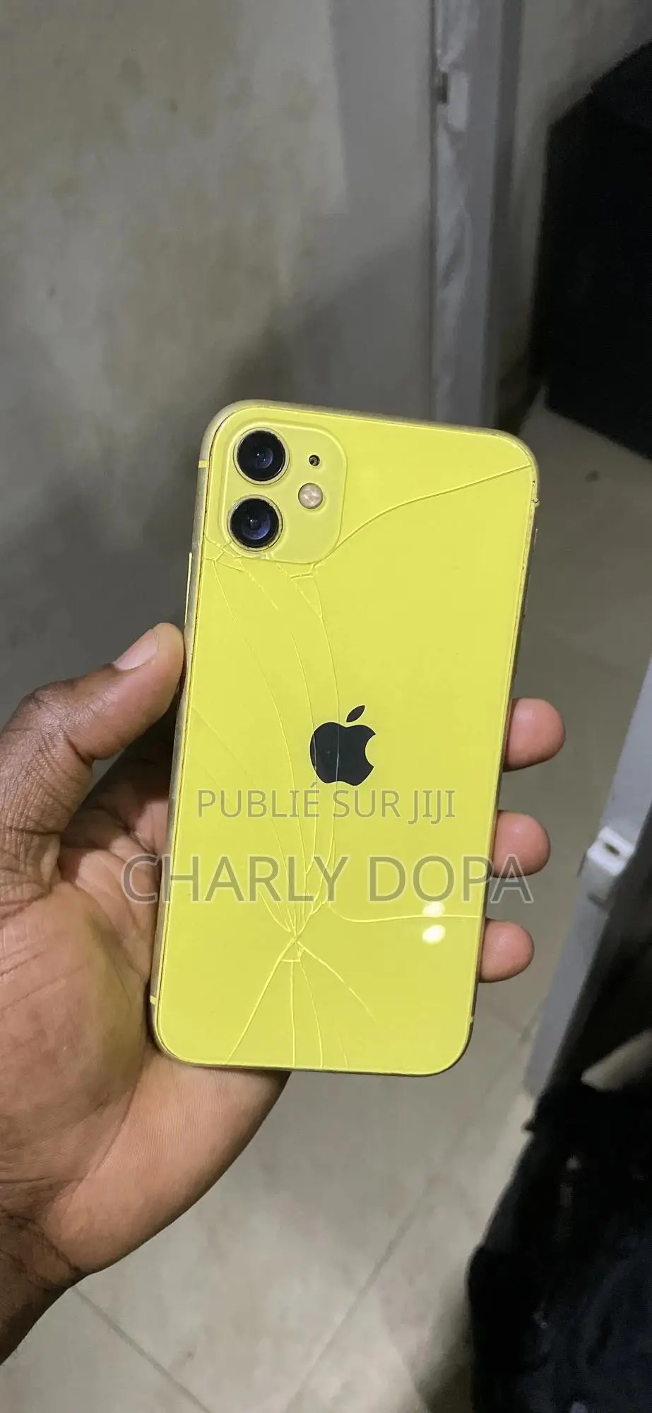 Apple iPhone 11 64 GB Jaune