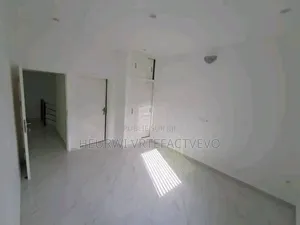 4chbre Duplex dans Bingerville Palais, Cocody à Vendre