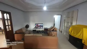 5chbre Duplex dans Star 5, Cocody à Vendre