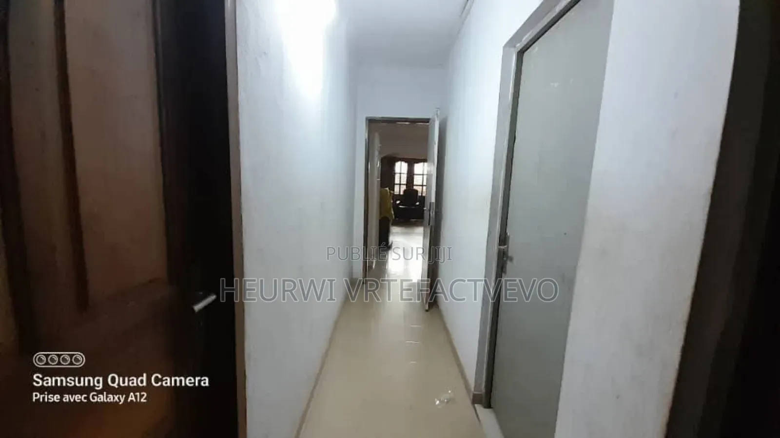 5chbre Duplex dans Star 5, Cocody à Vendre