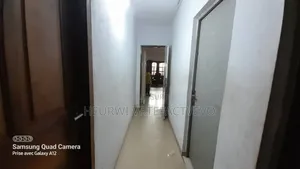 5chbre Duplex dans Star 5, Cocody à Vendre