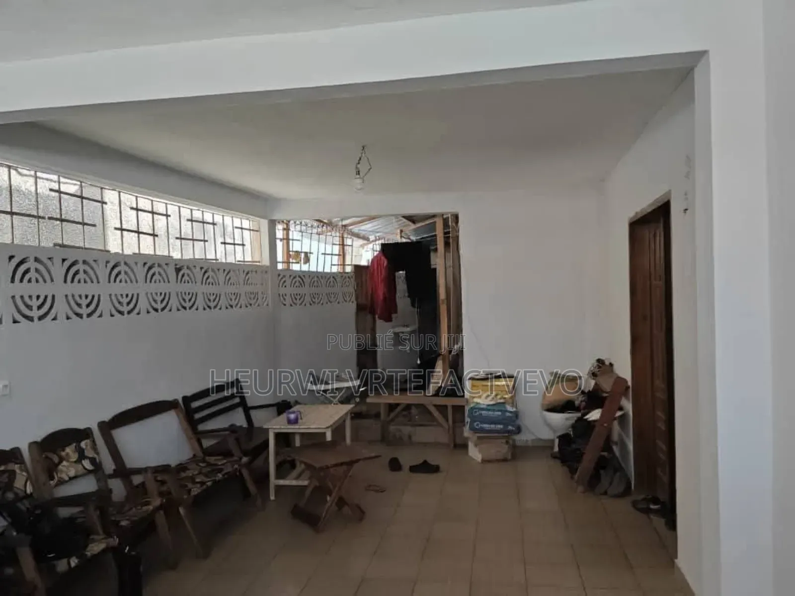 5chbre Duplex dans Star 5, Cocody à Vendre