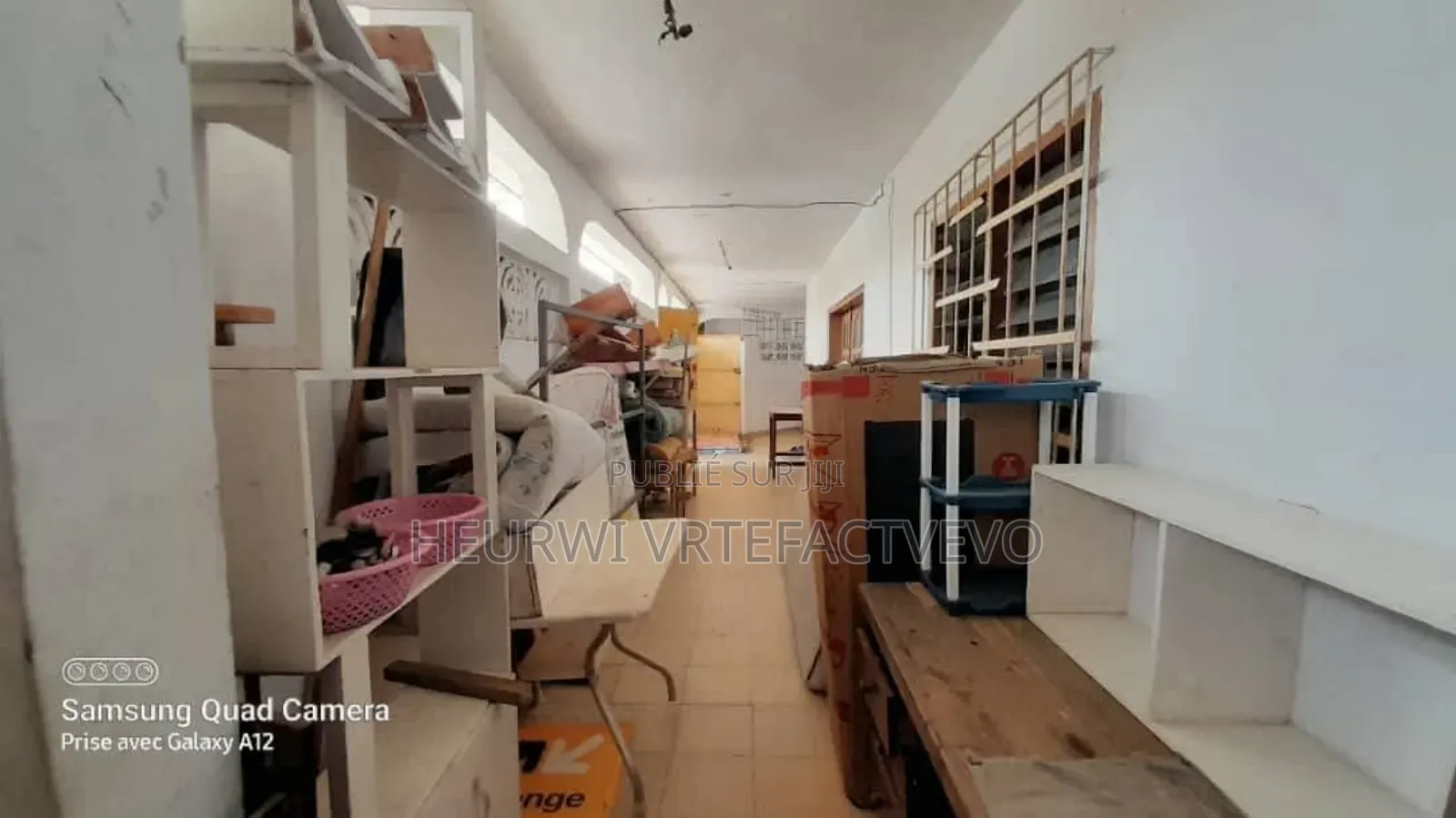 5chbre Duplex dans Star 5, Cocody à Vendre