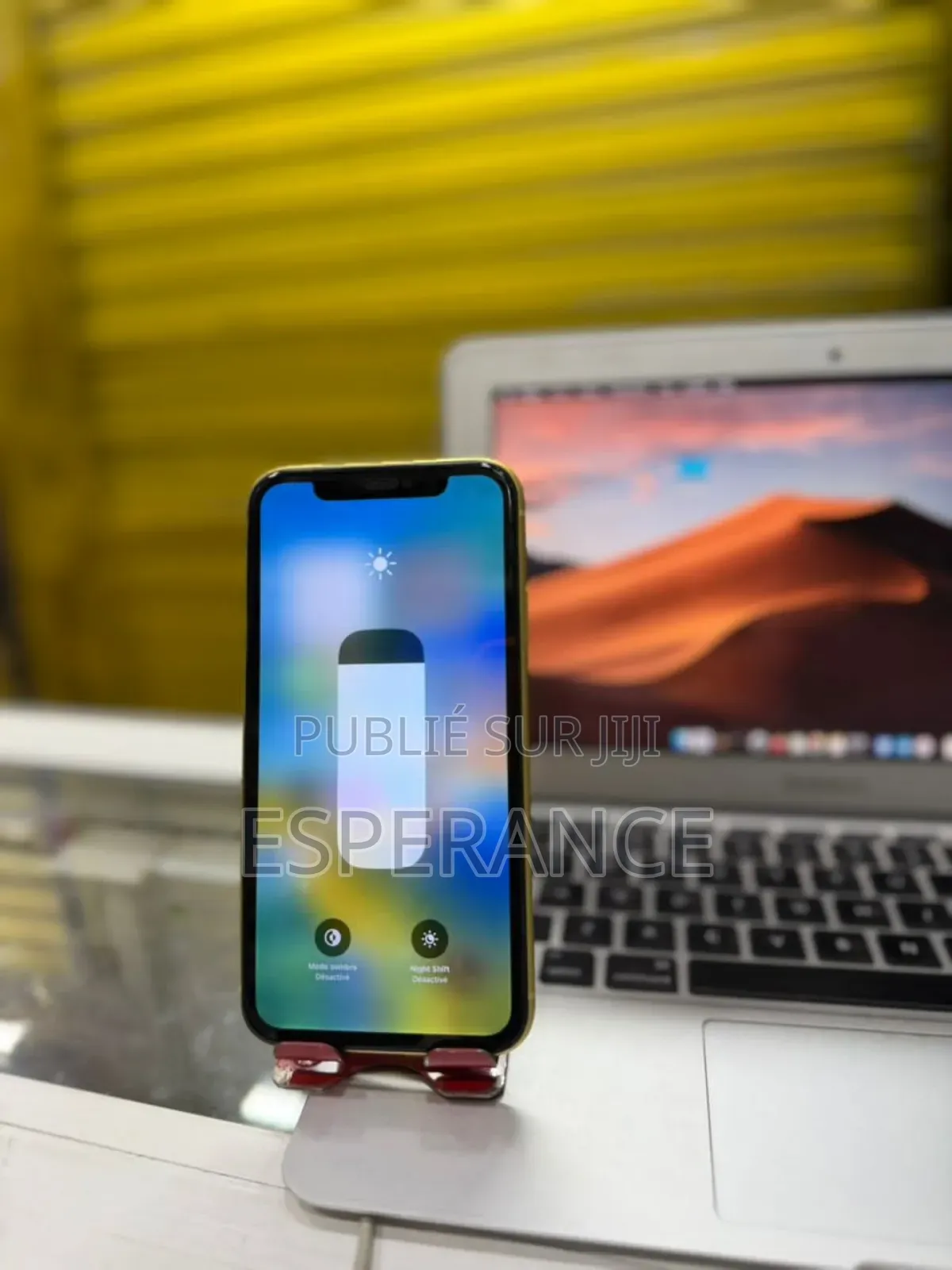 Apple iPhone 11 64 GB Jaune