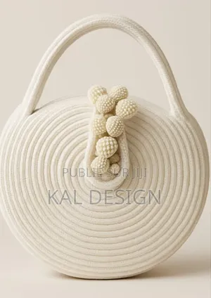 Photo - Miriya, De Chez Kal Design