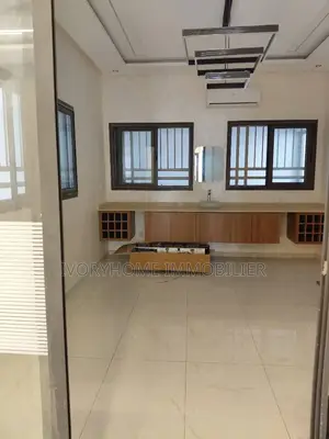 5chbre Duplex dans Cocody à Louer