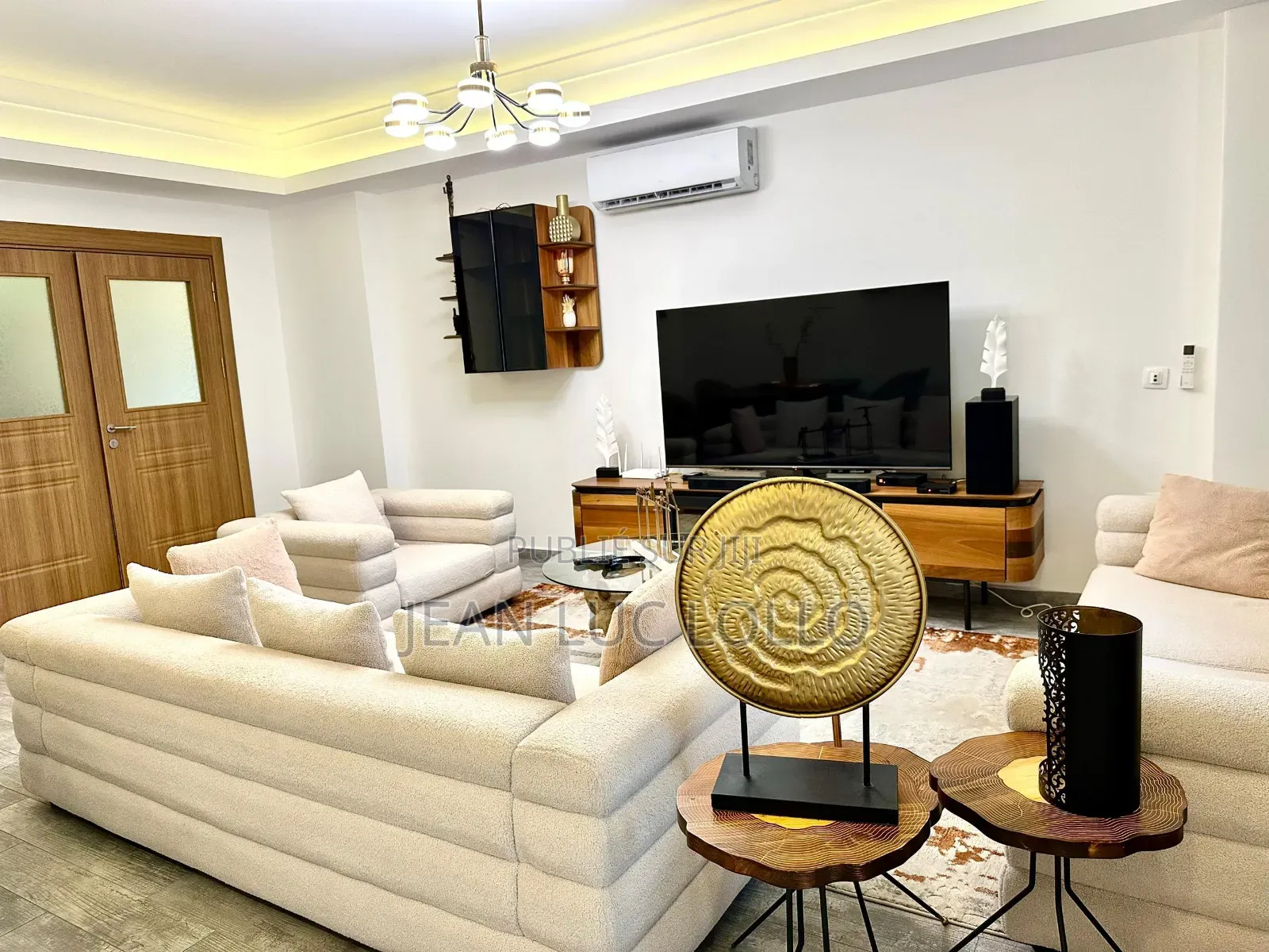 Furnished 3chbre Appartement dans Lollo, Marcory à Vendre