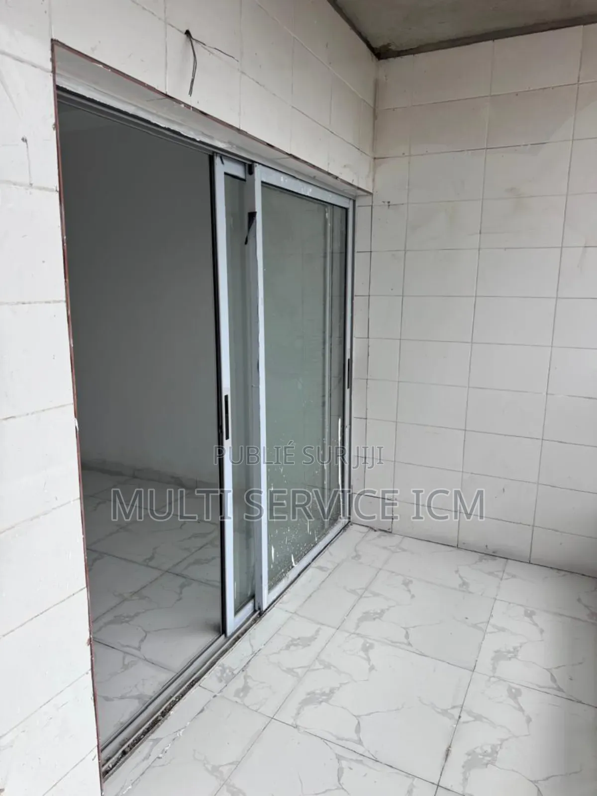 2chbre Blocs d'appartements dans Ismael Coulibaly, Cocody à Vendre