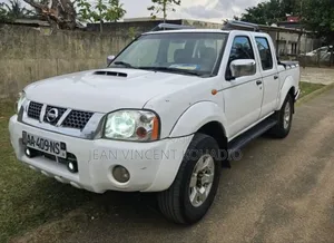 Nissan Hardbody 2020 Blanc