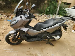 Photo - Honda 2022 Gris