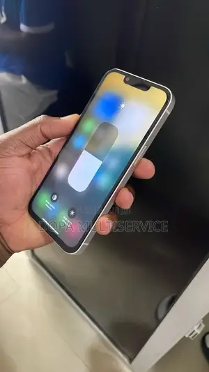 Photo - Apple iPhone 14 128 GB Blanc