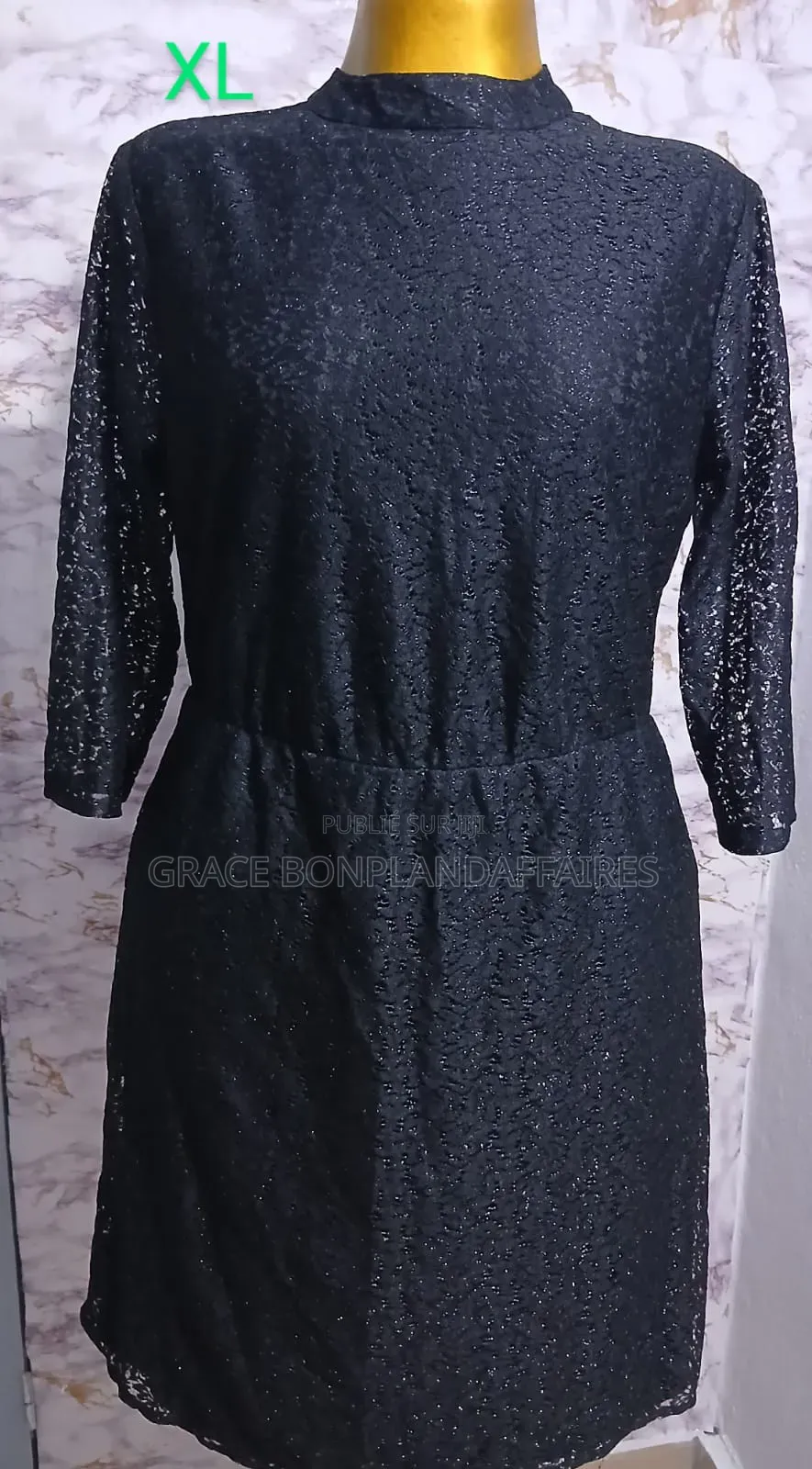 Robe  en Dentelle Noire Élégante. Solde :Tout À 1500fcfa