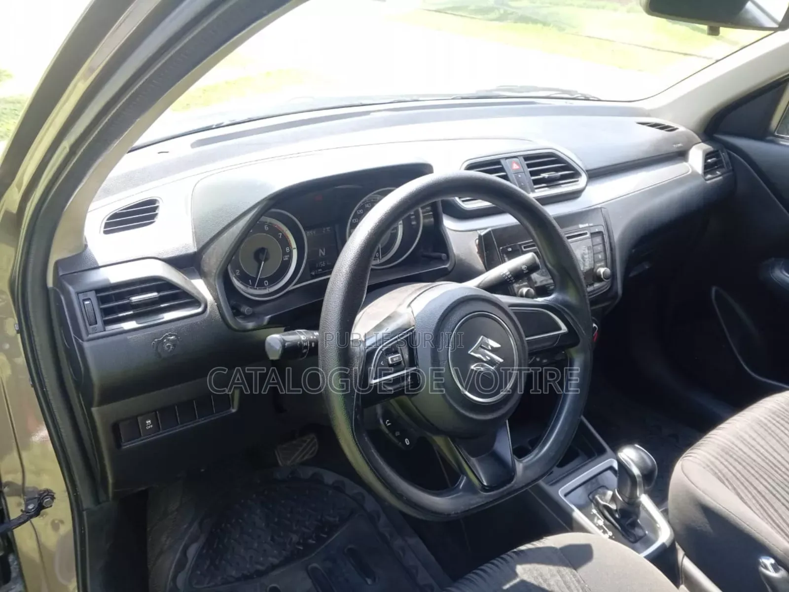 Suzuki Dzire 2025 Gris