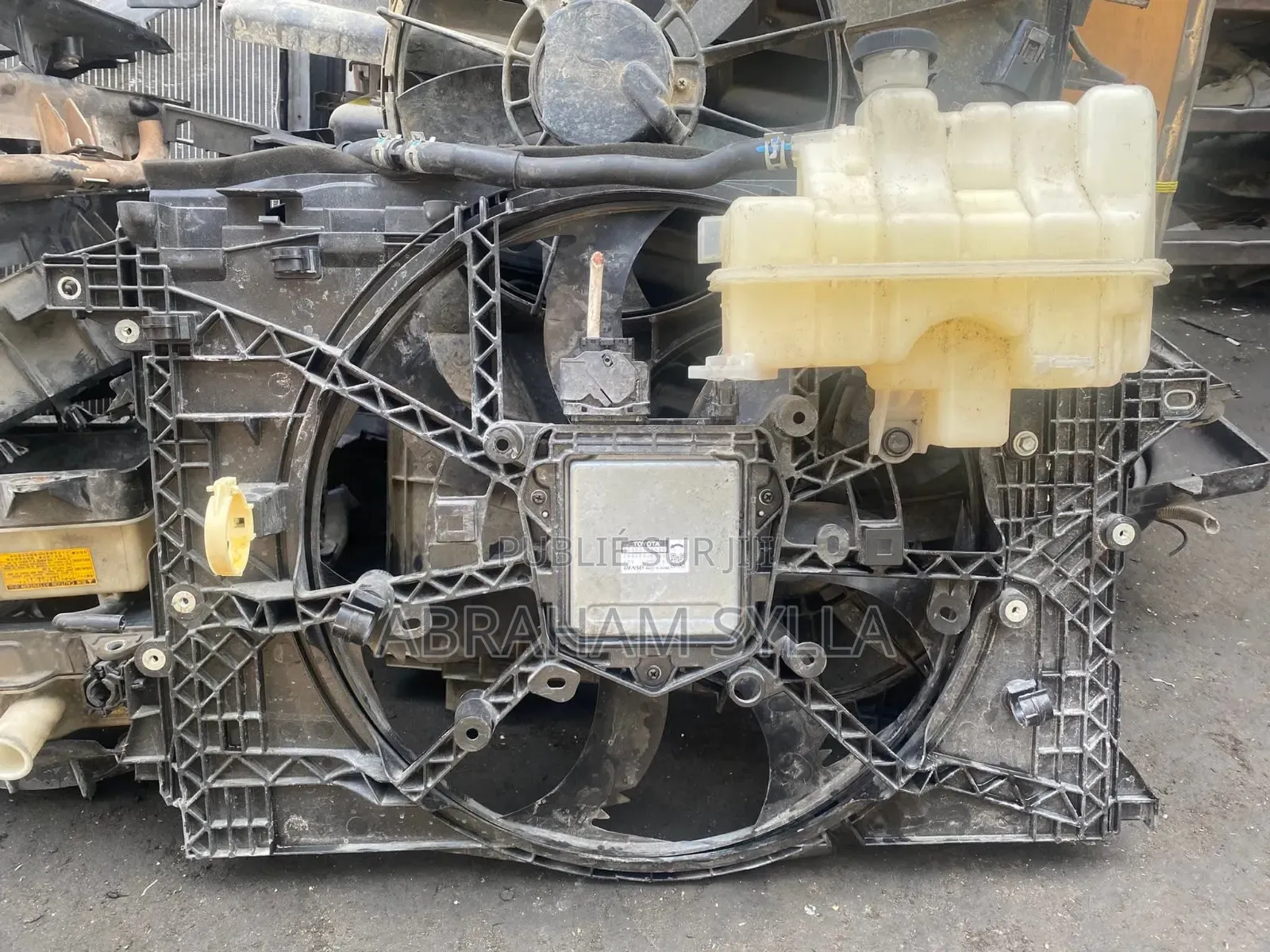 Sylla Frère Vente Des Ventilateurs De Refroidissement Du Moteur Auto