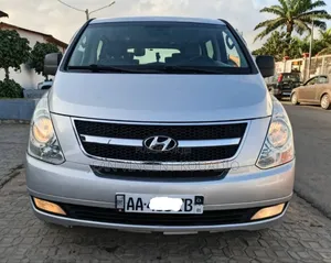 Photo - Hyundai H1 2018 Blanc cassé