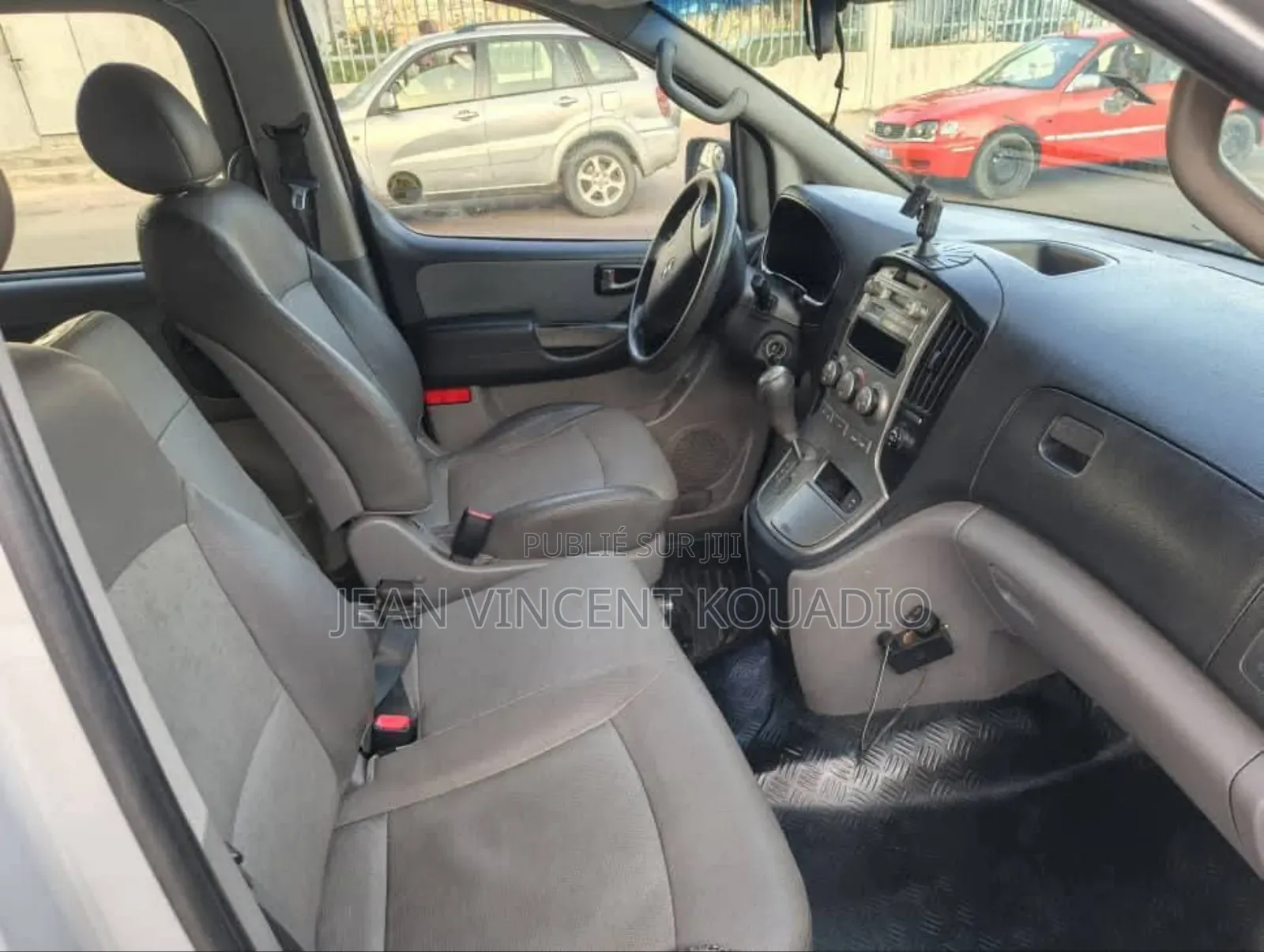 Hyundai H1 2018 Blanc cassé