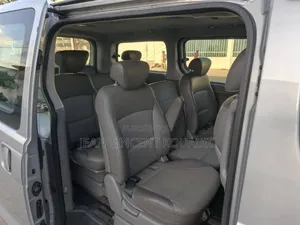 Hyundai H1 2018 Blanc cassé