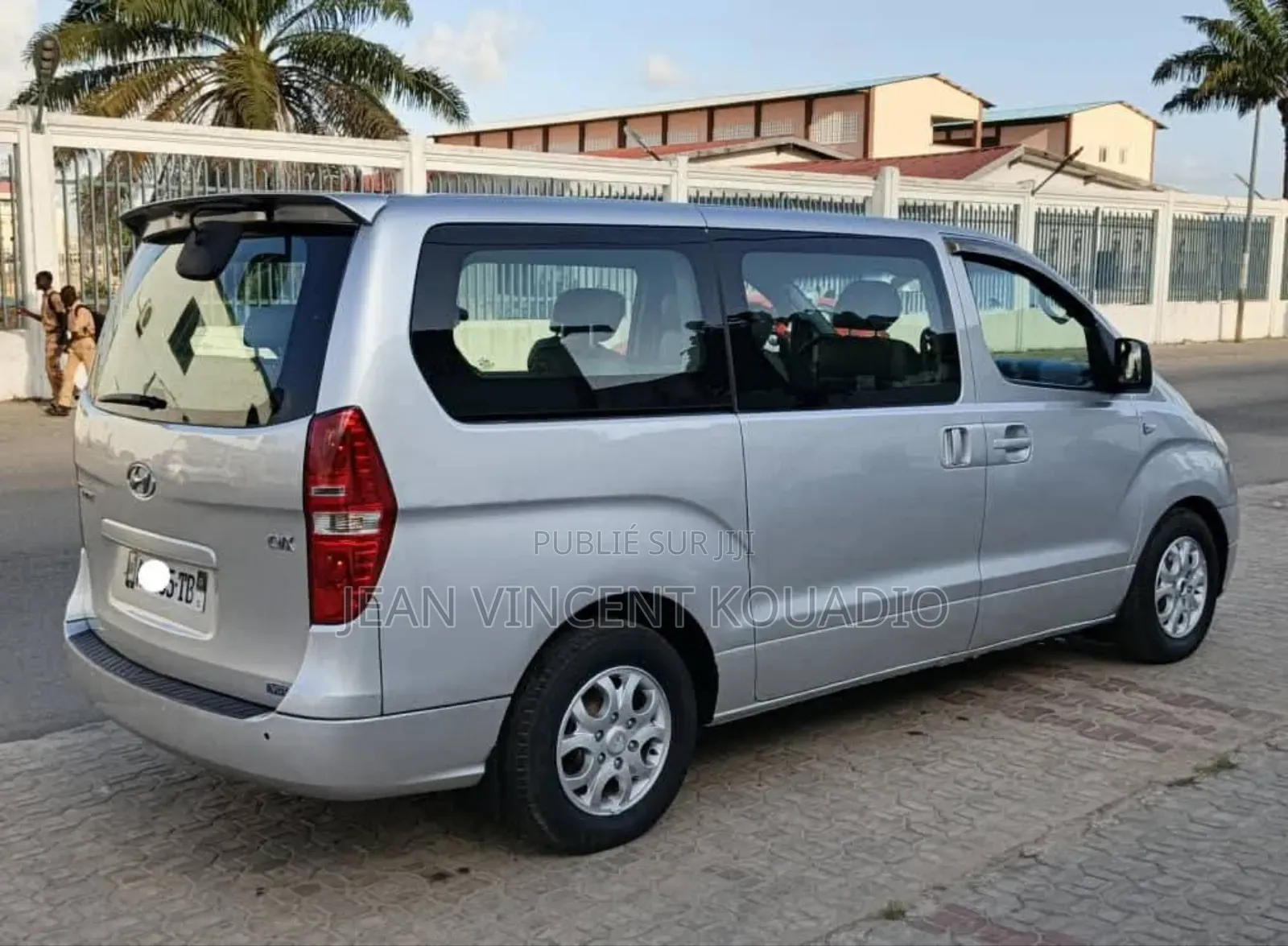 Hyundai H1 2018 Blanc cassé