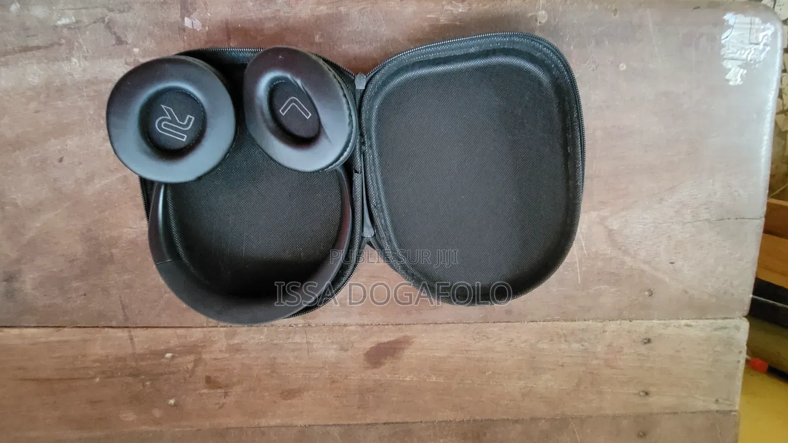 Casque Noise Cancelling Headphones 700