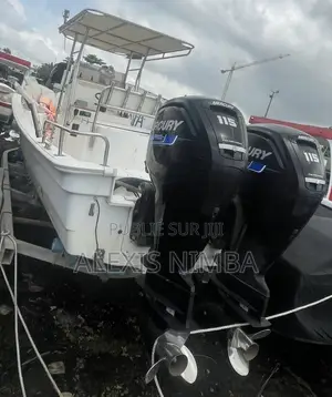 Bateau De Pêche Mer Et Plaisance