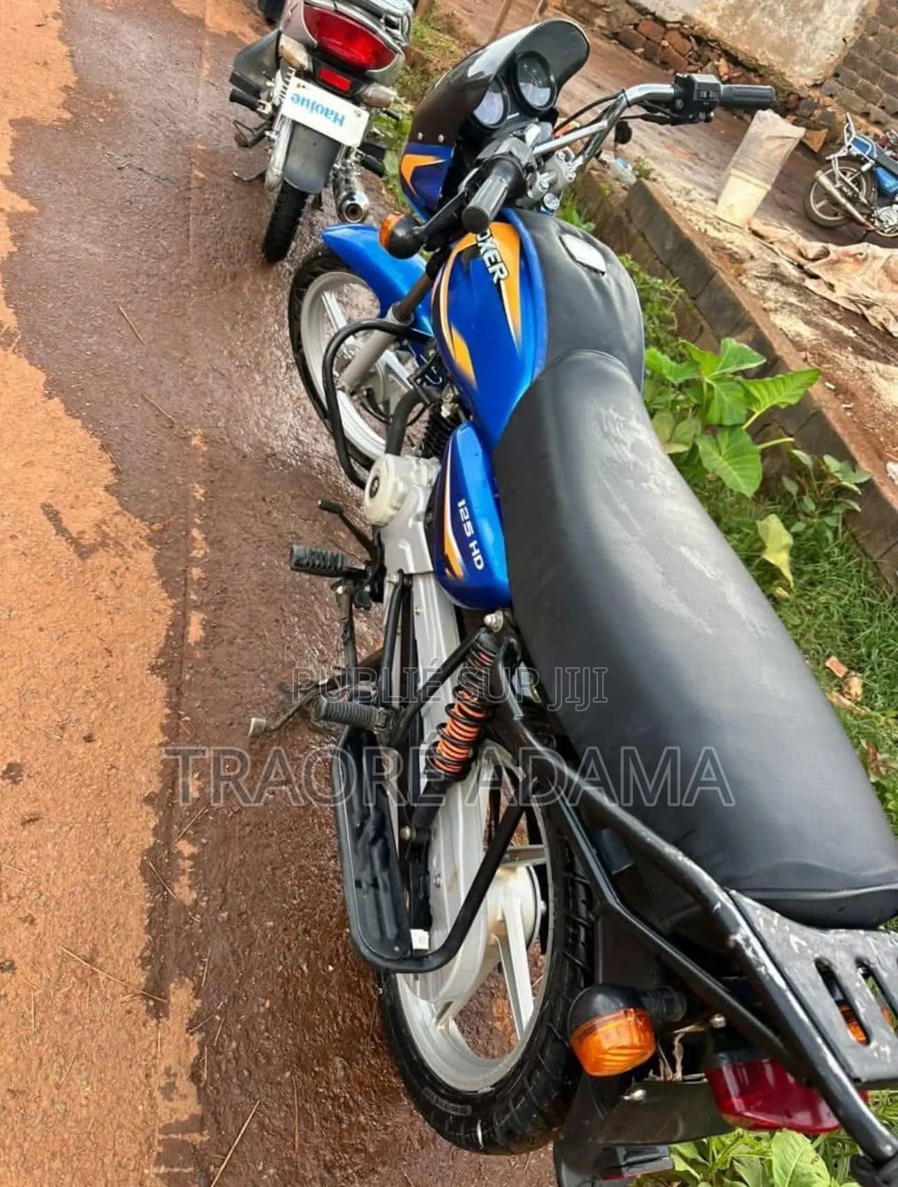 New Bajaj Boxer 125 2019 Blue