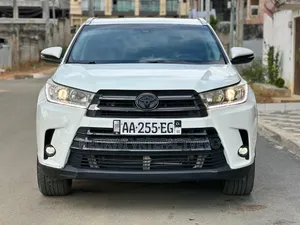 Toyota Highlander XLE 4x2 V6 (3.5L 6cyl 8A) 2018 Blanc