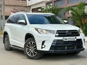 Toyota Highlander XLE 4x2 V6 (3.5L 6cyl 8A) 2018 Blanc