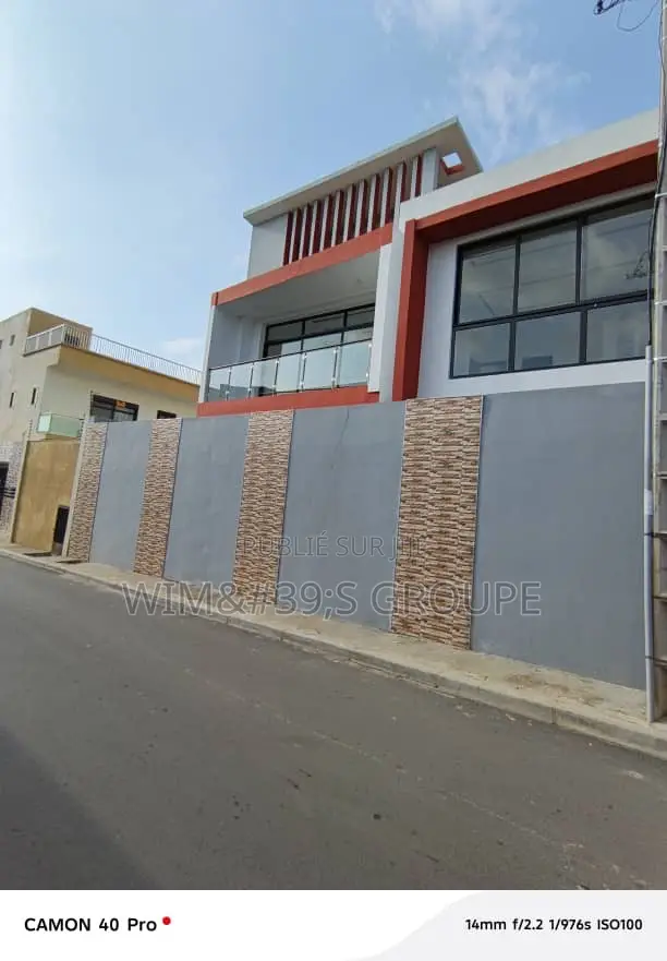 3chbre Duplex dans Wims Groupe, Cocody à Vendre