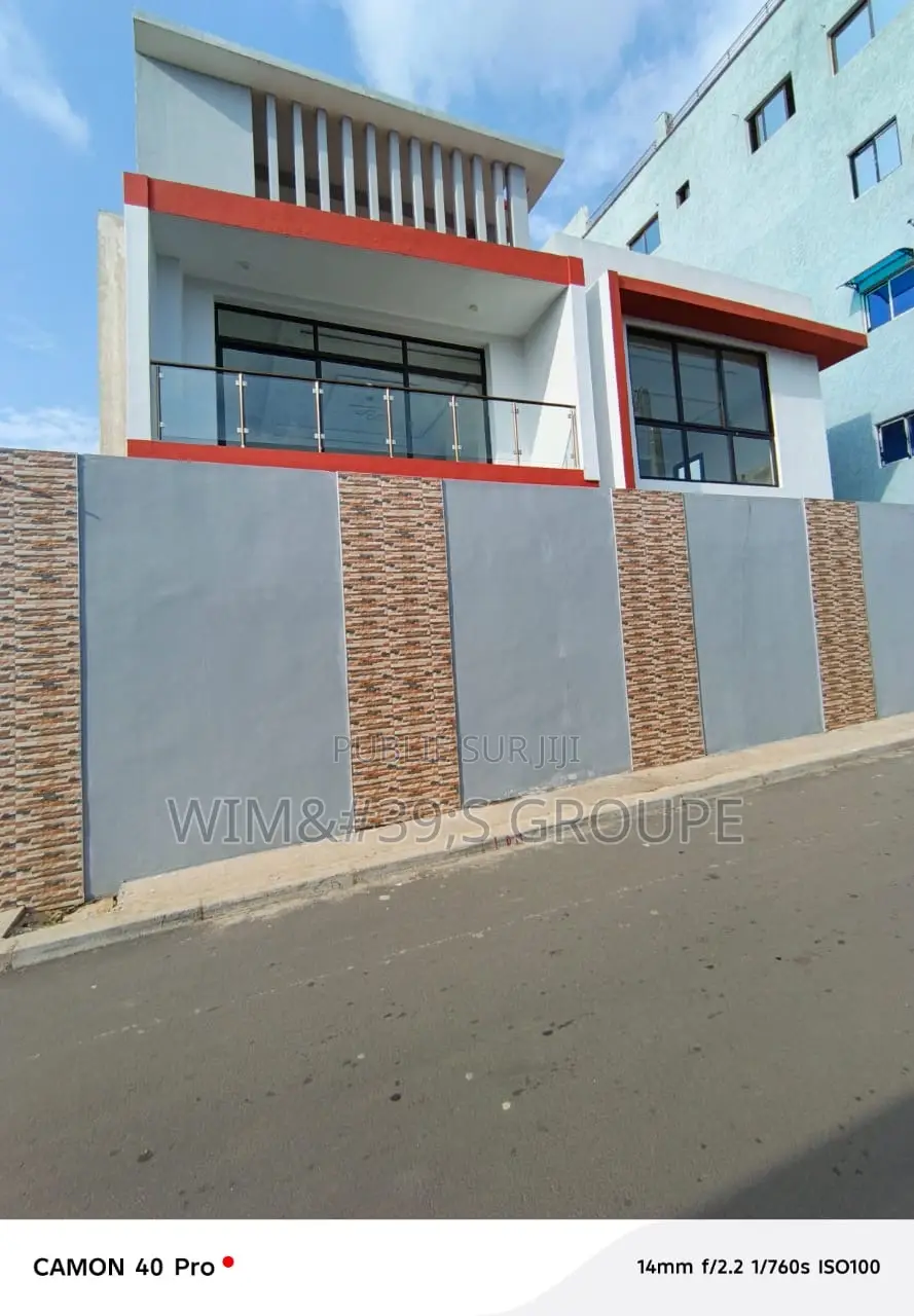 3chbre Duplex dans Wims Groupe, Cocody à Vendre