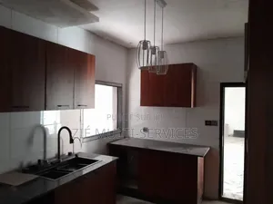 Furnished 5chbre Duplex dans Zié Multi-Service, Cocody à Vendre