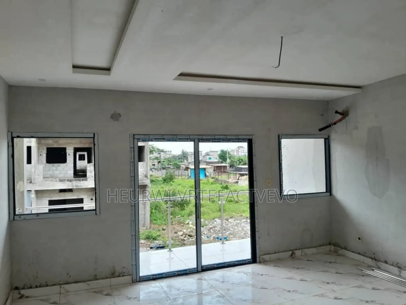 7chbre Duplex dans Angre Nouveau Chu, Cocody à Vendre