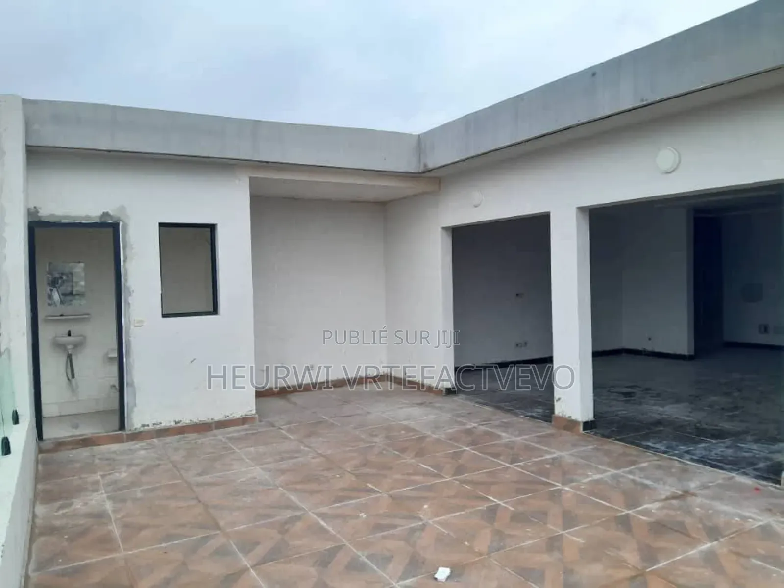 7chbre Duplex dans Angre Nouveau Chu, Cocody à Vendre