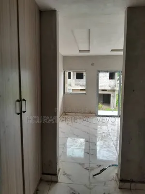 7chbre Duplex dans Angre Nouveau Chu, Cocody à Vendre