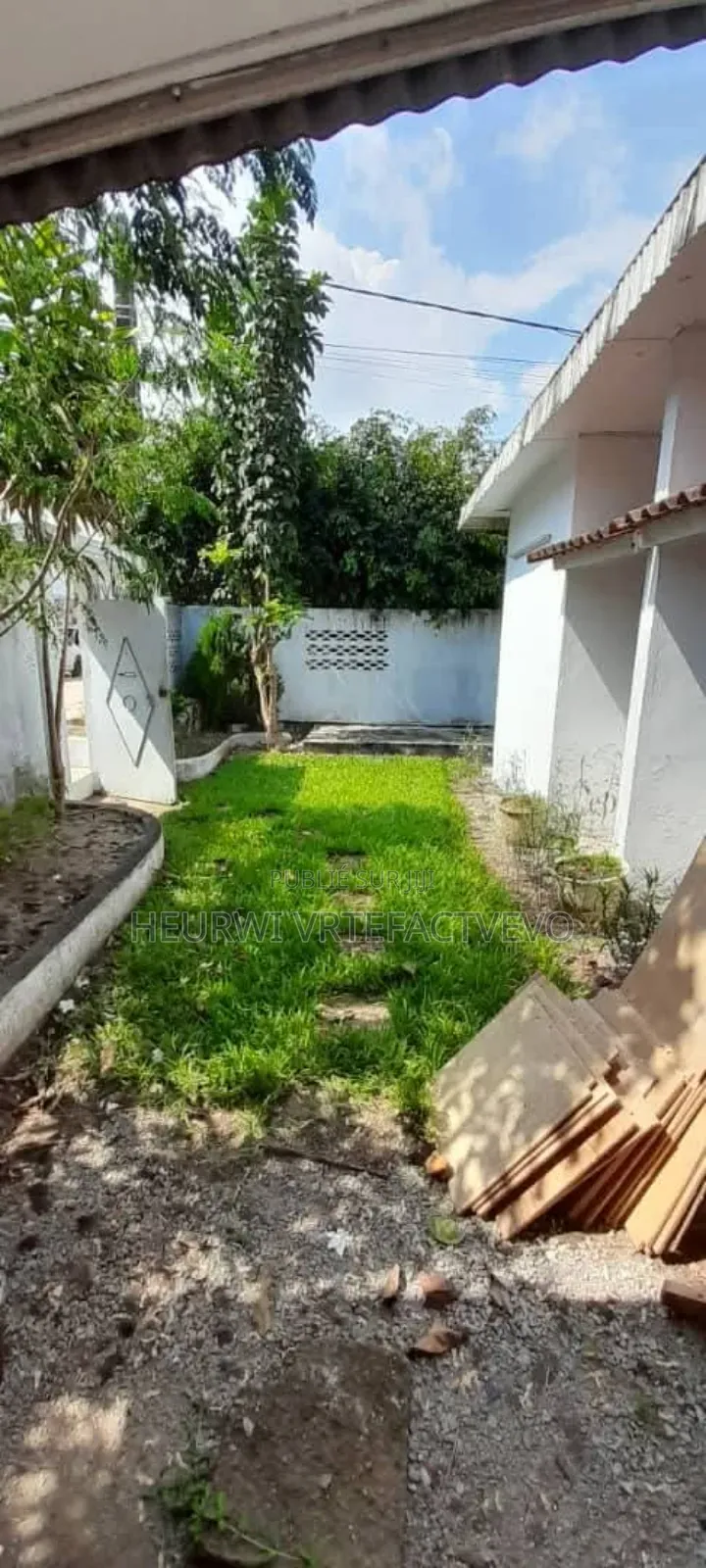 4chbre Villa dans Ciad, Cocody à Vendre
