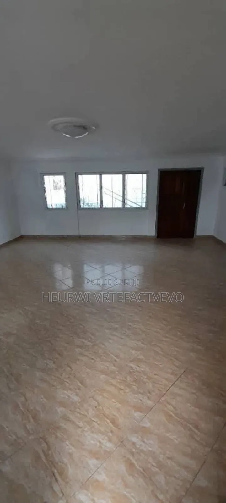 4chbre Villa dans Ciad, Cocody à Vendre