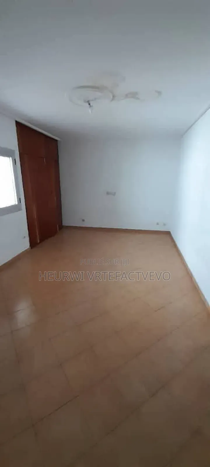 4chbre Villa dans Ciad, Cocody à Vendre