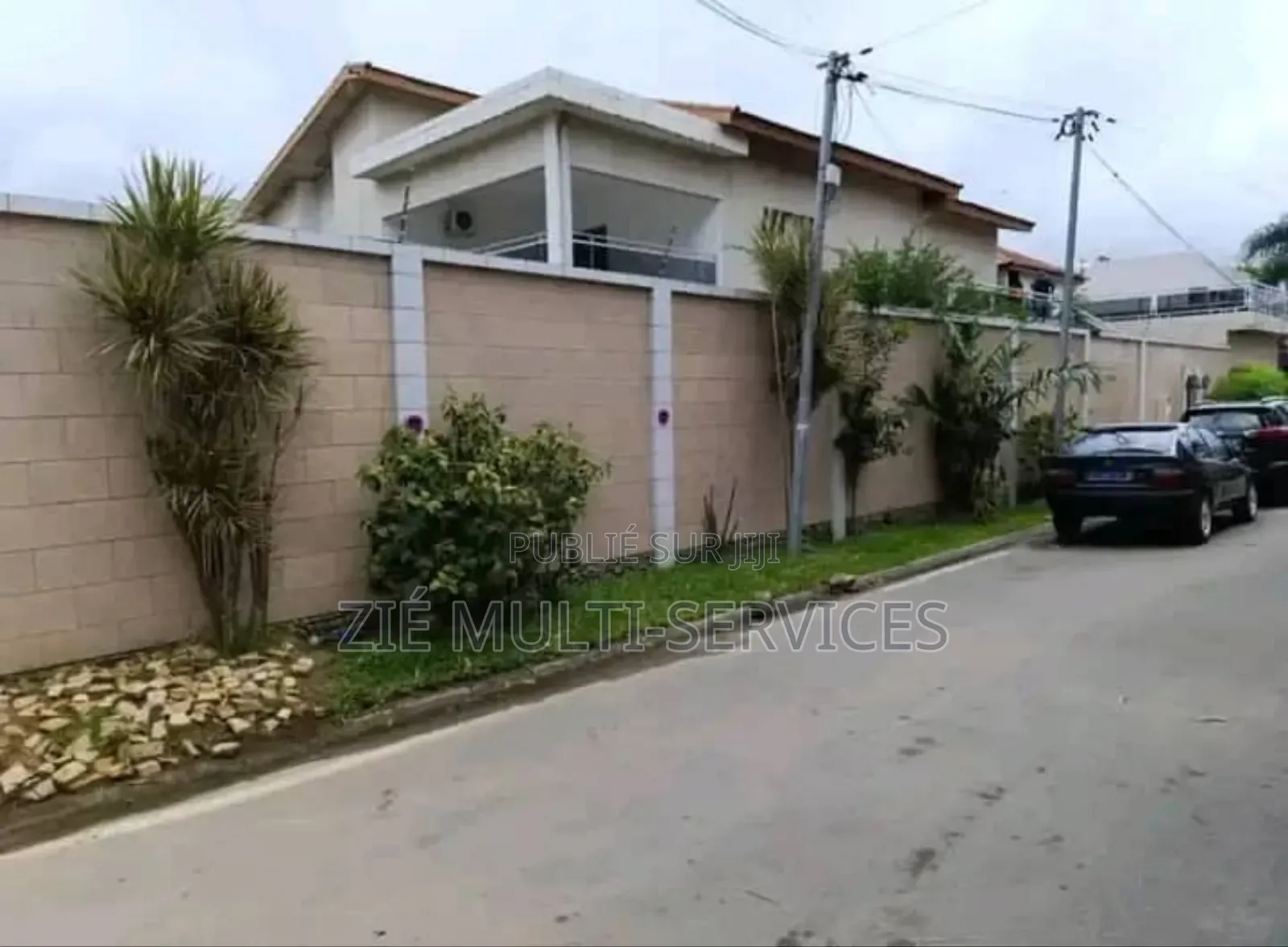 7chbre Duplex dans Zié Multi-Service, Cocody à Vendre