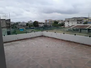 7chbre Duplex dans Zié Multi-Service, Cocody à Vendre