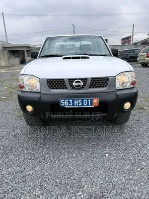 Nissan Hardbody 2018 Blanc cassé