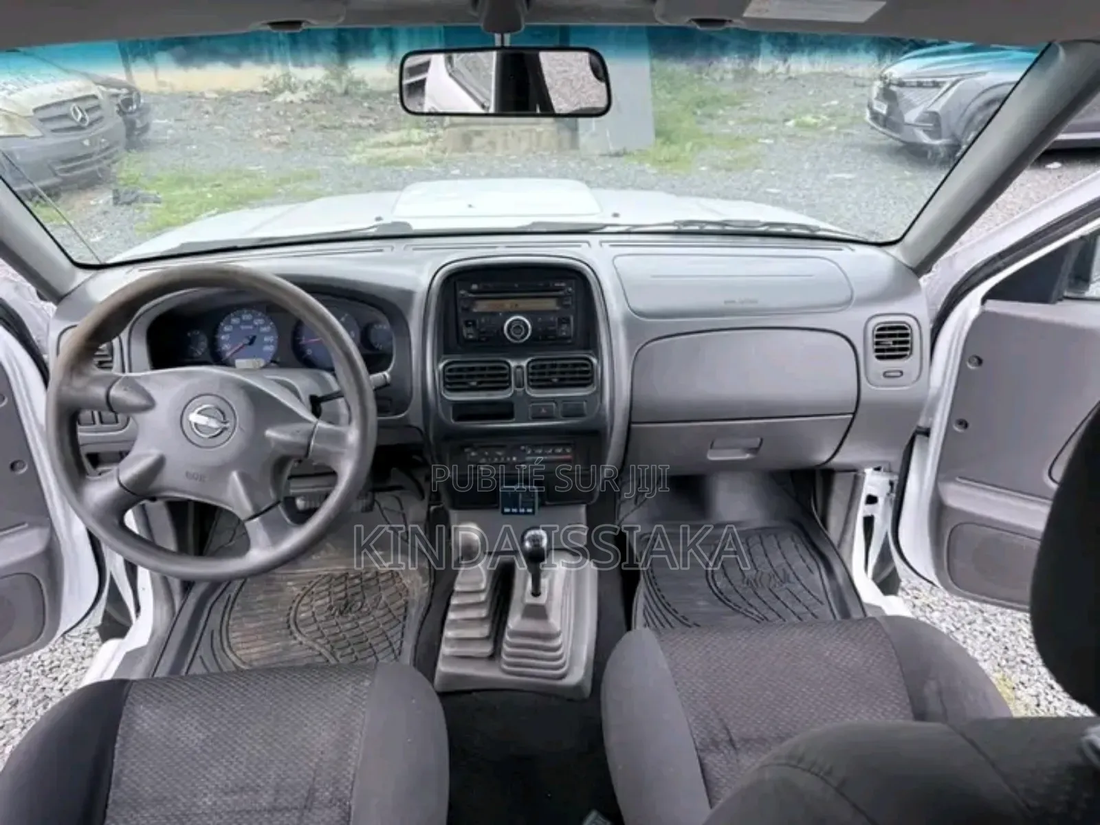 Nissan Hardbody 2018 Blanc cassé