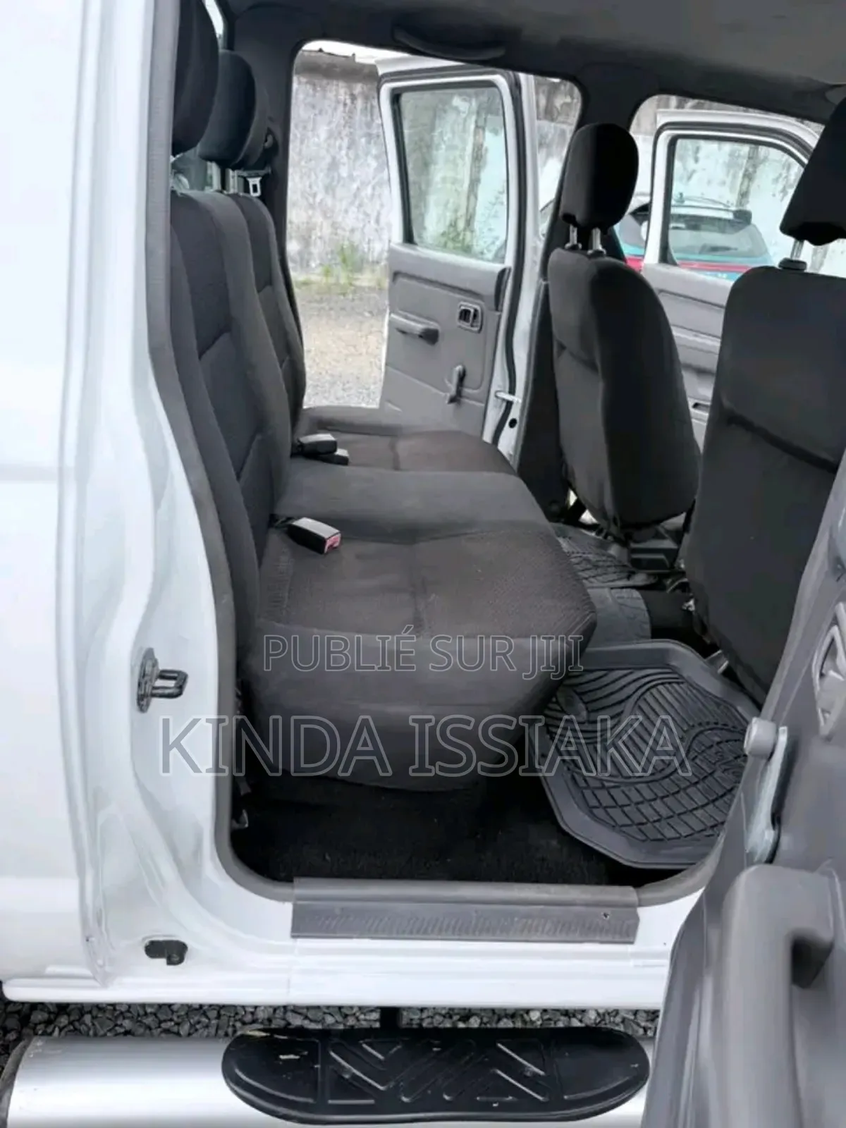 Nissan Hardbody 2018 Blanc cassé